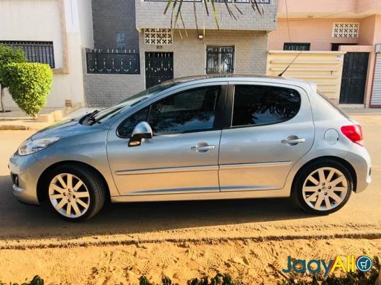 Vente de Voitures à Dakar dès 4000000 FCFA - Véhicule